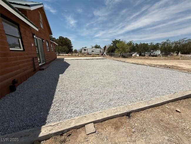 property at 270 W Patricia Ave