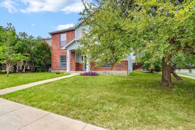 10803 Sierra Ridge Dr in San Antonio, TX - Building Photo - Building Photo