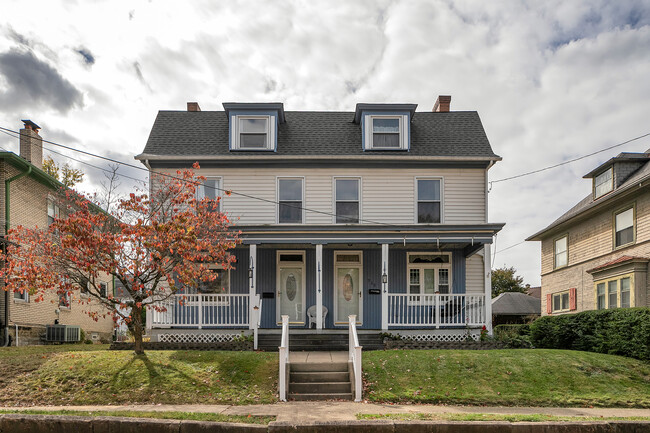 713 Clinton Pl, Unit 713 Clinton Place in Pittsburgh, PA - Foto de edificio - Building Photo