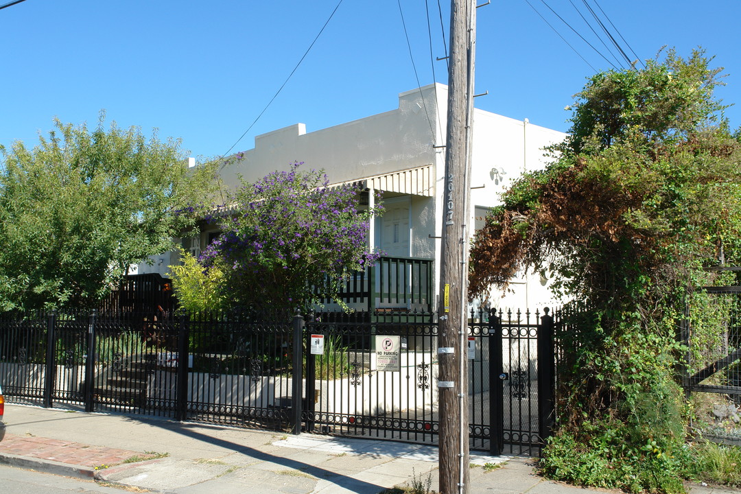 344-354 45th St in Oakland, CA - Building Photo