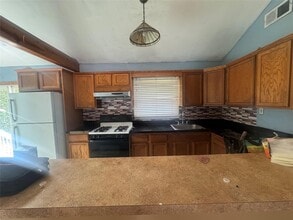 8 Tobias St in Hicksville, NY - Building Photo - Building Photo