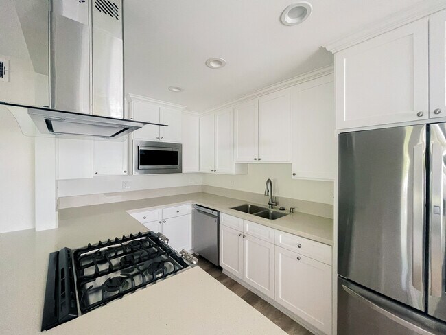 1250 Manhattan Beach Blvd in Manhattan Beach, CA - Building Photo - Building Photo