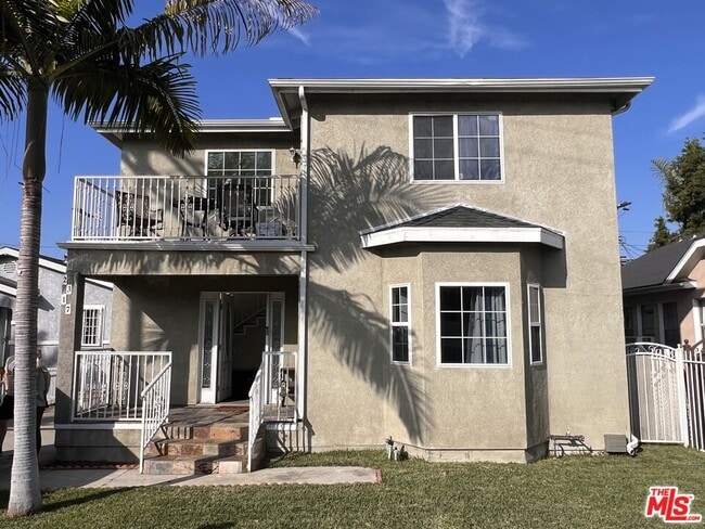 property at 2317 S Harcourt Ave