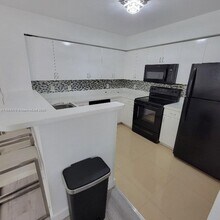 4370 NW 107th Ave in Doral, FL - Building Photo - Building Photo