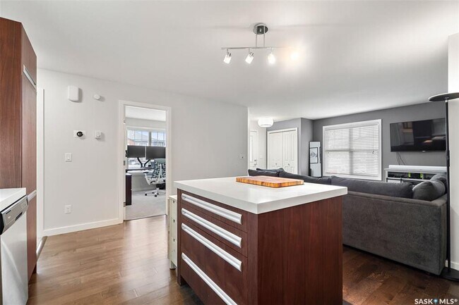 2315 McClocklin Rd in Saskatoon, SK - Building Photo - Building Photo