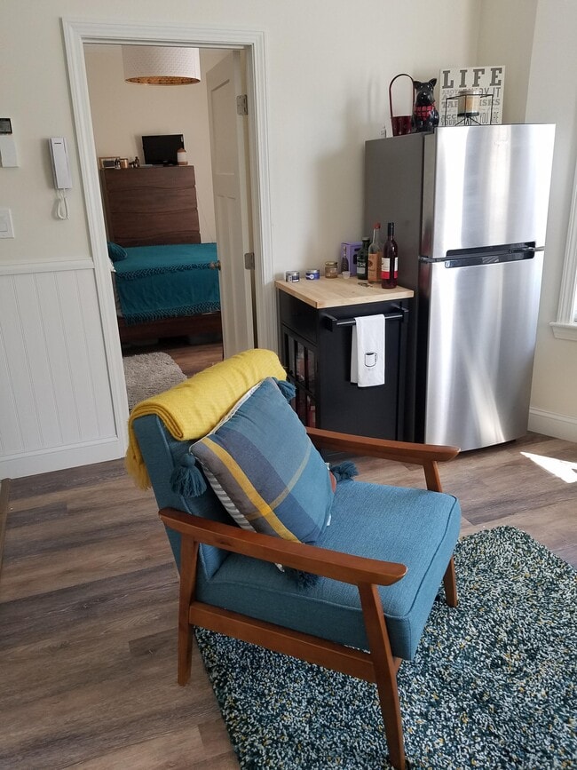 1 Main St, Unit 2