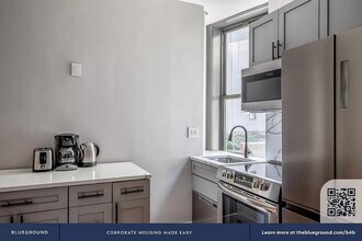 75 Kenmare St in New York, NY - Building Photo - Building Photo