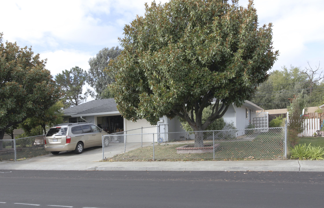 3583-3585 Mauricia Ave in Santa Clara, CA - Foto de edificio