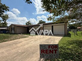 4210 Dauphine Dr in San Antonio, TX - Building Photo