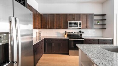 1200 Riverfront Dr, Unit 1320 in Little Rock, AR - Building Photo - Building Photo