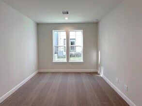 2716G Grand Fountains Dr in Houston, TX - Building Photo - Building Photo