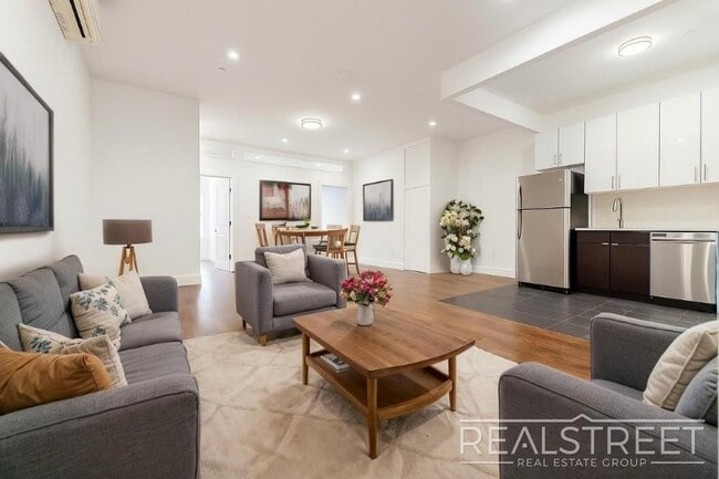 LUXURY Giant 1 BED LOFT in Queens!