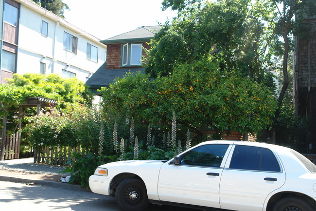 2527 Piedmont Ave in Berkeley, CA - Building Photo - Building Photo