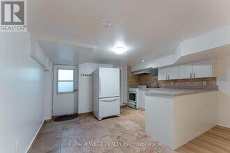 12 Gillespie Ave in Toronto, ON - Building Photo - Building Photo