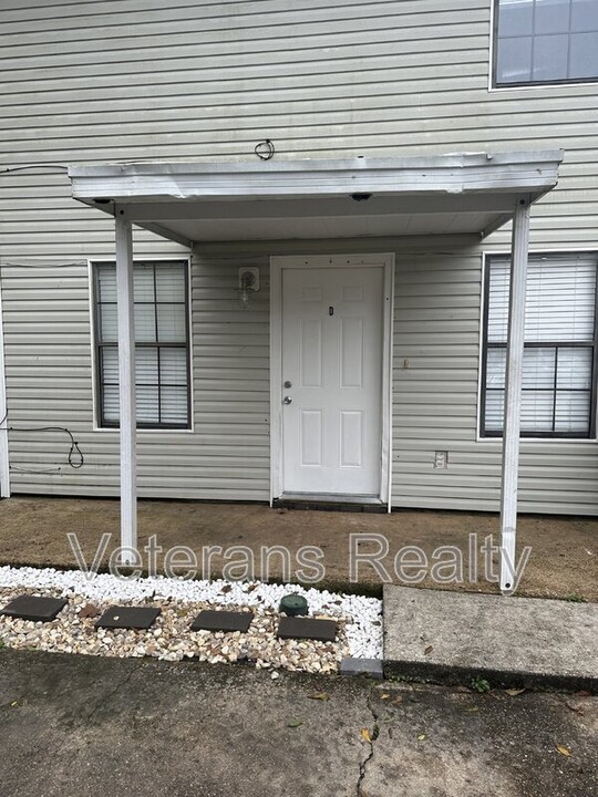 111D Via Don Ray Rd in Long Beach, MS - Building Photo