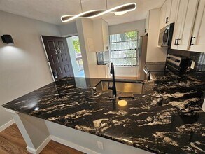 204 Lake Pointe Dr in Oakland Park, FL - Building Photo - Building Photo
