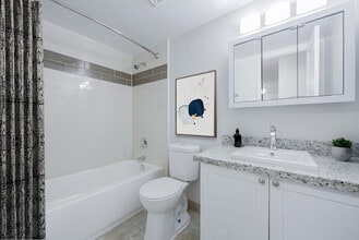 The Fairlea in Toronto, ON - Building Photo - Building Photo