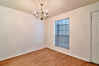 2401 Leon St in Austin, TX - Building Photo - Building Photo