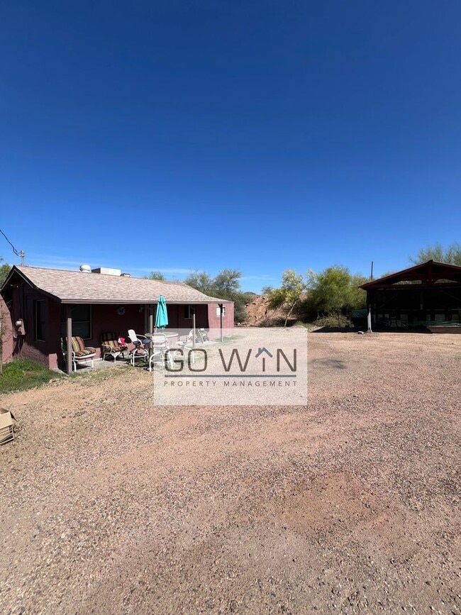 property at 1418 E Mountain View Rd
