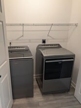 St. Albans Greens Townhouses and Apartments in Sycamore, IL - Building Photo - Building Photo