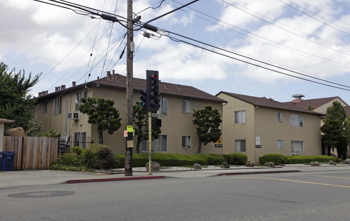 3437-3475 Somerset Ave in Castro Valley, CA - Building Photo