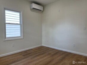 33 Obert St in South River, NJ - Building Photo - Building Photo
