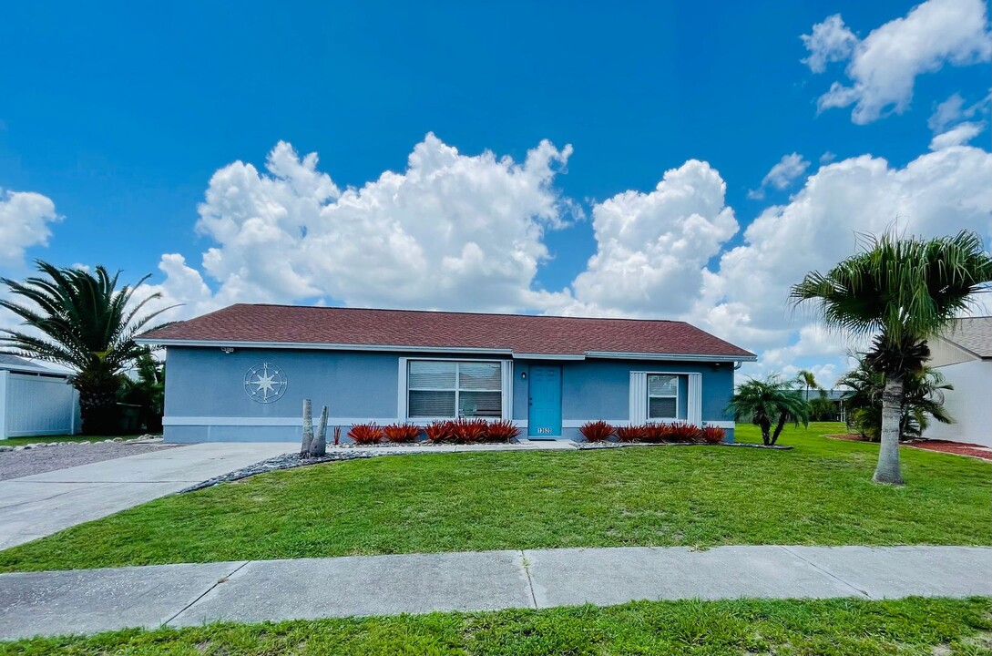 13620 Romford Ave in Port Charlotte, FL - Building Photo