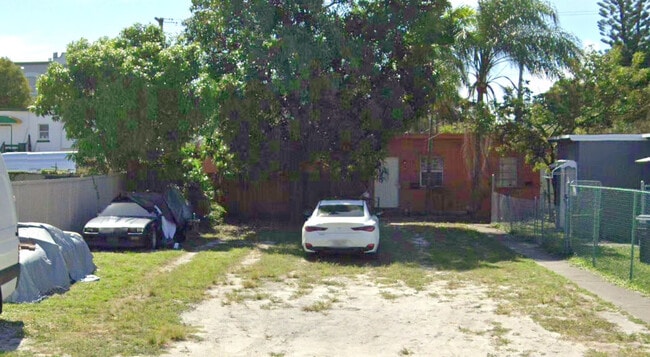 property at 2136 Collins Ct