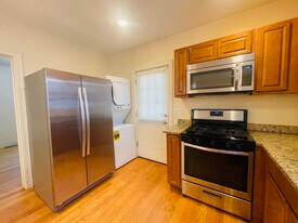 35 Pratt St, Unit 1 in Boston, MA - Building Photo