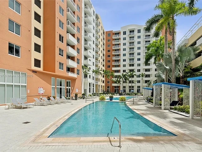 2775 NE 187th St, Unit 325 in Miami, FL - Building Photo - Building Photo