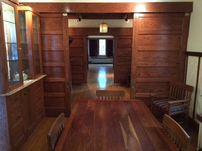 2201 W Cortez St, Unit Top Floor