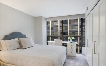 230 E Ontario St, Unit 1803 in Chicago, IL - Building Photo - Building Photo
