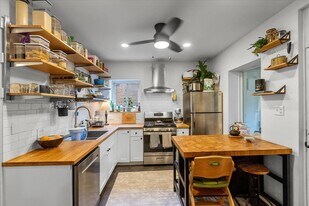 2447 N Kildare Ave, Unit 1 in Chicago, IL - Building Photo