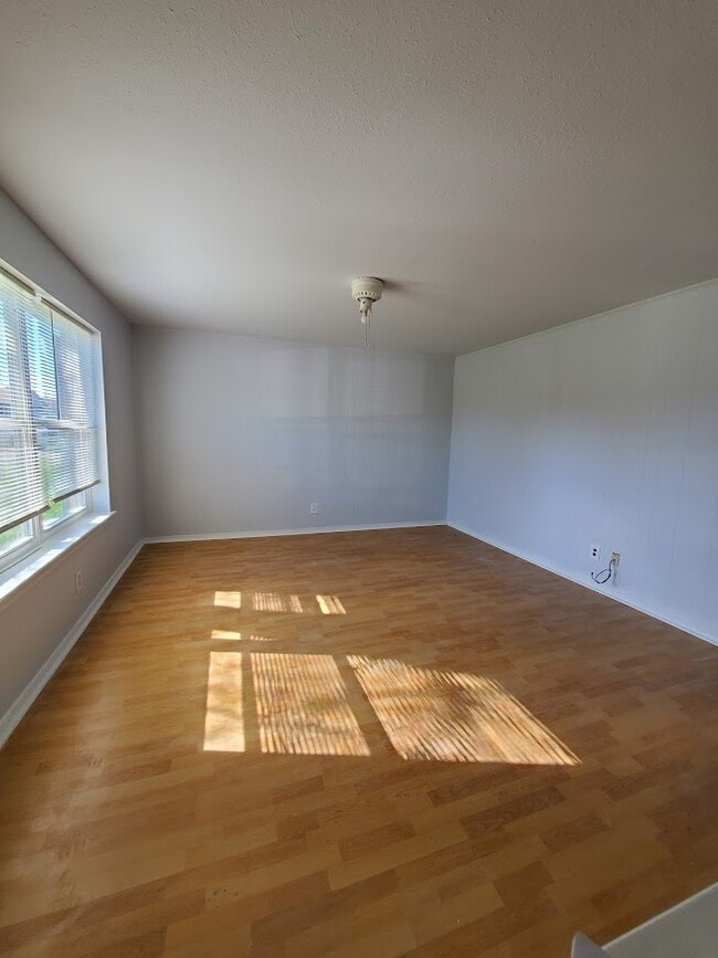 property at 718 S 24th St