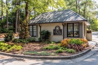 82 Montre Square NW in Atlanta, GA - Foto de edificio - Building Photo