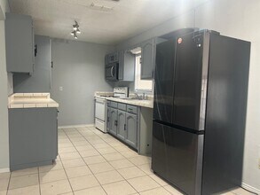 1616 Jacaranda Ct in Laredo, TX - Building Photo - Building Photo