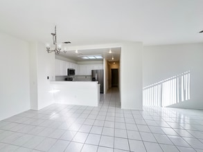 25550 Hemingway Ave, Unit G in Stevenson Ranch, CA - Building Photo - Building Photo