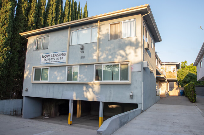 825 Westbourne Dr in West Hollywood, CA - Building Photo - Building Photo