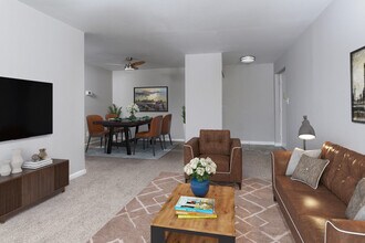 The Flats at Columbia Pike in Silver Spring, MD - Foto de edificio - Building Photo