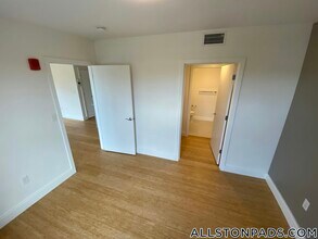 40 Malvern St, Unit 108 in Boston, MA - Foto de edificio - Building Photo