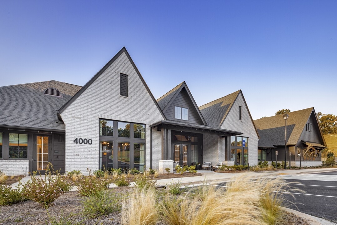 Folksong in Flowery Branch, GA - Foto de edificio