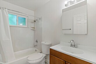 21 Leisure Ln in El Sobrante, CA - Building Photo - Building Photo