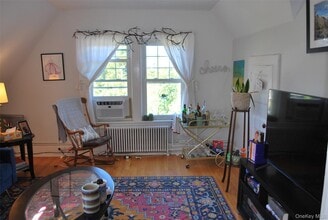 35 Oakland Ave in Warwick, NY - Building Photo - Building Photo