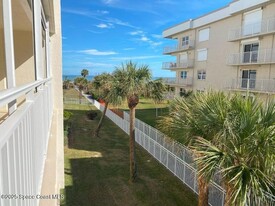 701 Solana Shores Dr in Cape Canaveral, FL - Building Photo