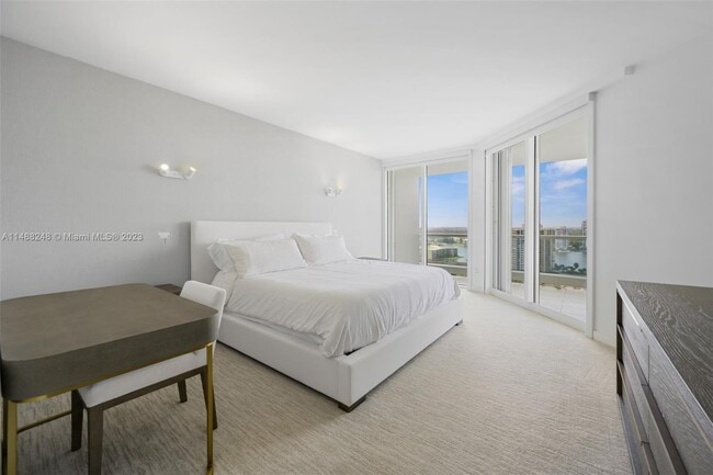 7000 Island Blvd, Unit 2806 in Aventura, FL - Foto de edificio - Building Photo