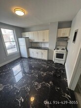 2 Whelan Pl in Yonkers, NY - Building Photo - Building Photo