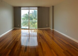 3000 Coral Wy, Unit 608 in Coral Gables, FL - Building Photo - Building Photo