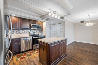 5220 Brittany Dr S, Unit 1409 in St. Petersburg, FL - Building Photo - Building Photo