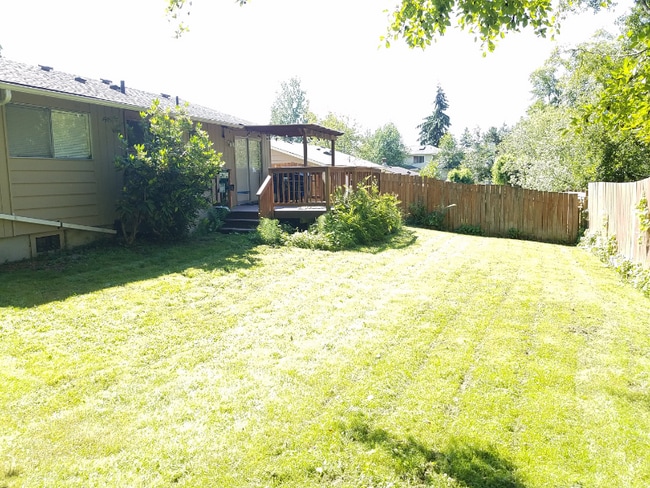 20027 24th Ave NE in Shoreline, WA - Building Photo - Building Photo