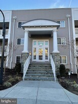 4167 S Four Mile Run Dr, Unit 103 in Arlington, VA - Building Photo